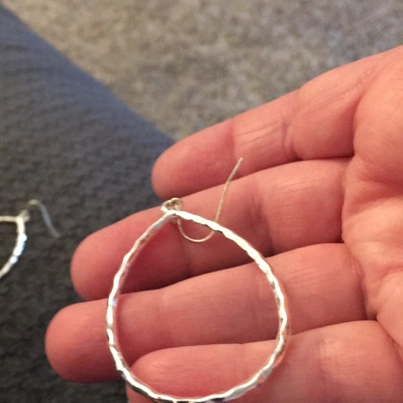Silver oval hoop earrings - Picture 2 of 4